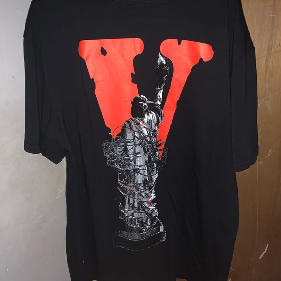 Vlone NYC Statue of Liberty Tee - Picture 2 of 3